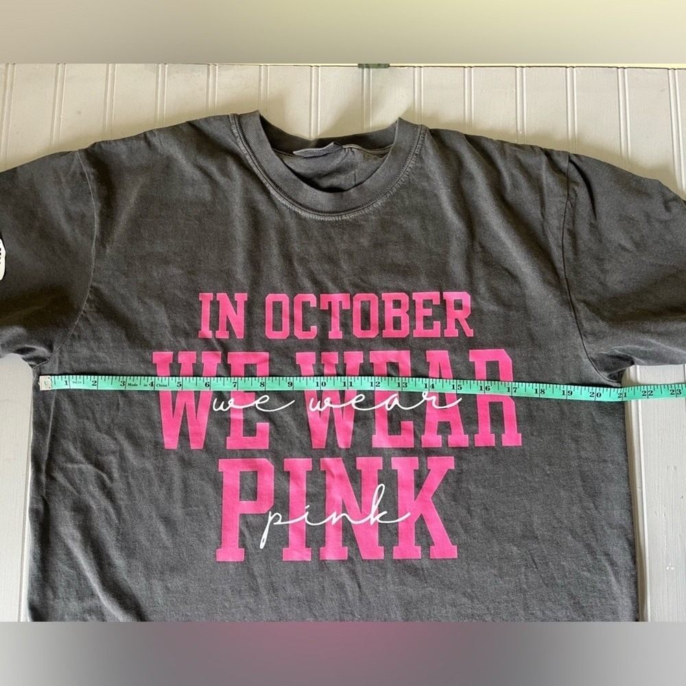 Comfort Colors In October We Wear Pink T Shirt Womens Large Gray Pink NWOT - Picture 5 of 11